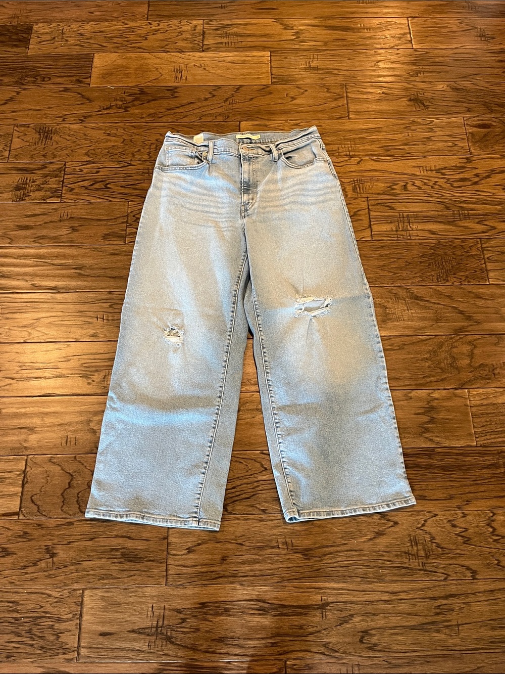 Levi’s High Rise Wide Leg Crop Size 32